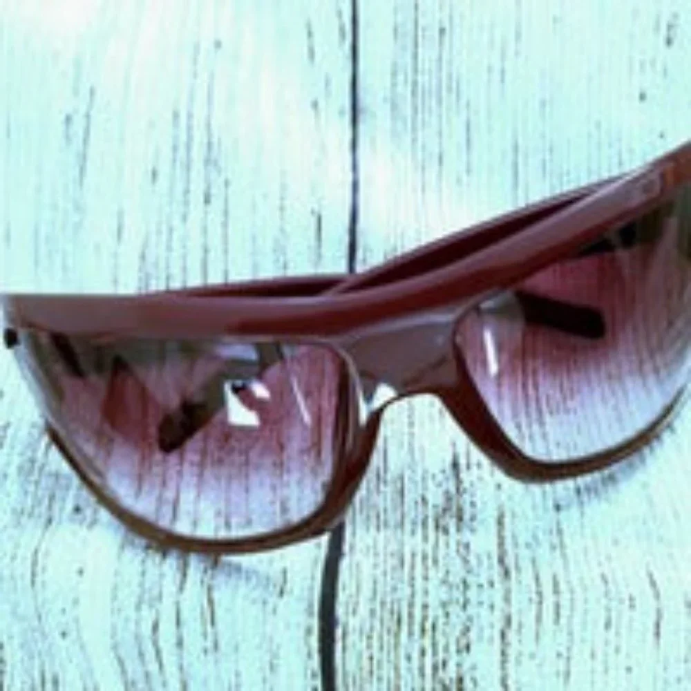 🥳HP🥳 Gucci Women's Burgundy Sunglasses "AUTH" - Picture 2 of 7